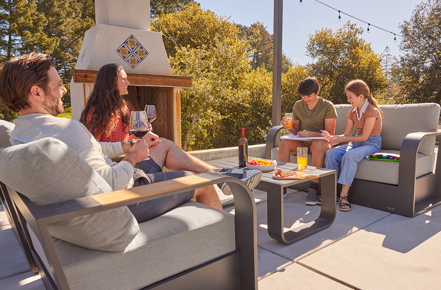 Signature 4-Piece Outdoor Loveseat Set – East Oak